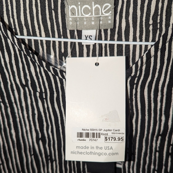 Niche women's top - Picture 2 of 3